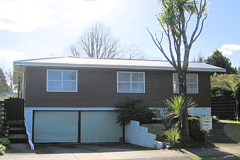 Photo of property in 3 Fleming Place, Chedworth, Hamilton, 3210