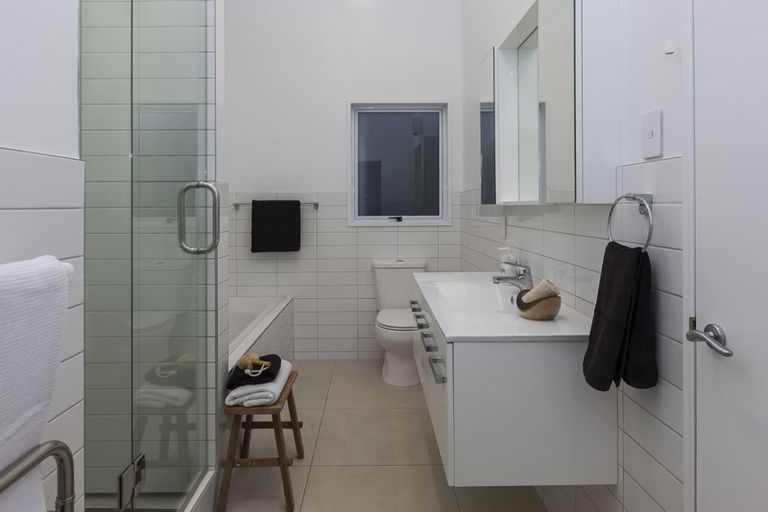 Photo of property in 88a Memorial Avenue, Ilam, Christchurch, 8053