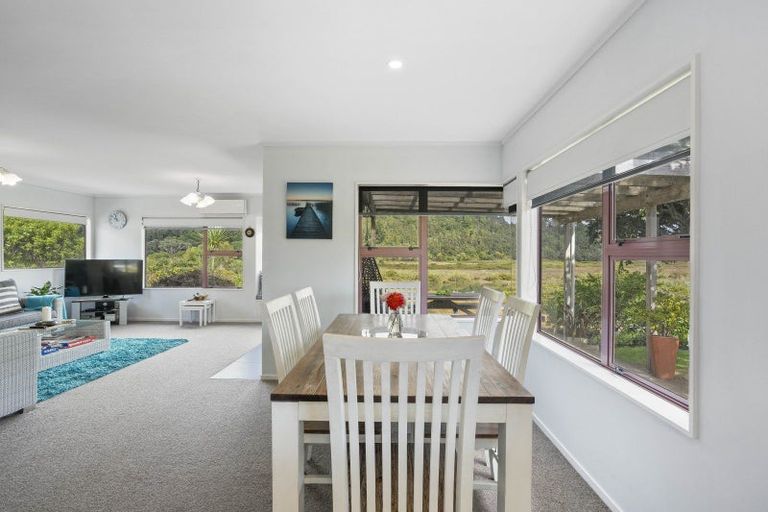 Photo of property in 106 Whitby Place, Whangamata, 3620