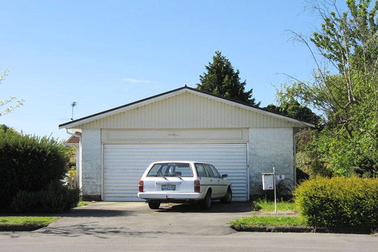 Photo of property in 7 Mcalpine Place, Rangiora, 7400