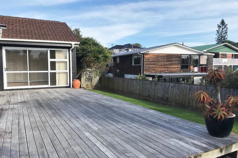 Photo of property in 2/11 Regent Street, Devonport, Auckland, 0624