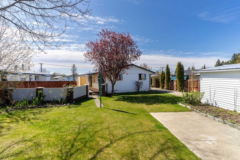 Photo of property in 28 Omahau Crescent, Twizel, 7901