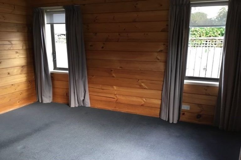 Photo of property in 32 Comeskey Grove, Elderslea, Upper Hutt, 5018