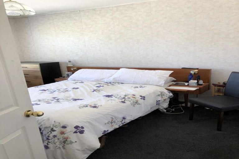 Photo of property in 10 Quibray Place, Botany Downs, Auckland, 2010