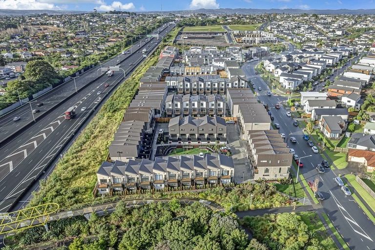 Photo of property in 23/28 Westgate Drive, Westgate, Auckland, 0614