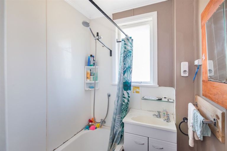 Photo of property in 59 Whanga Crescent, Titahi Bay, Porirua, 5022