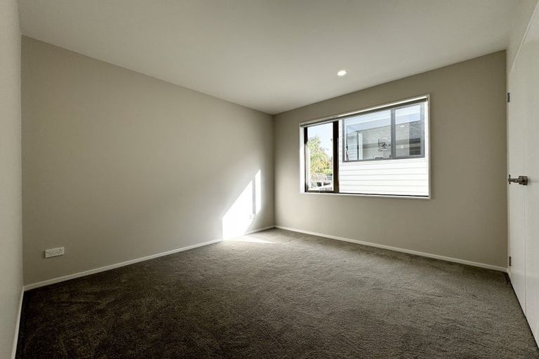 Photo of property in 6b St Catherine Crescent, West Harbour, Auckland, 0618