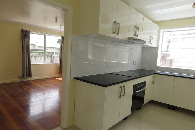 Photo of property in 393 West Coast Road, Glen Eden, Auckland, 0602