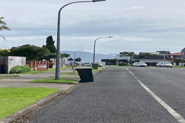 Photo of property in 15 Hattaway Avenue, Bucklands Beach, Auckland, 2012