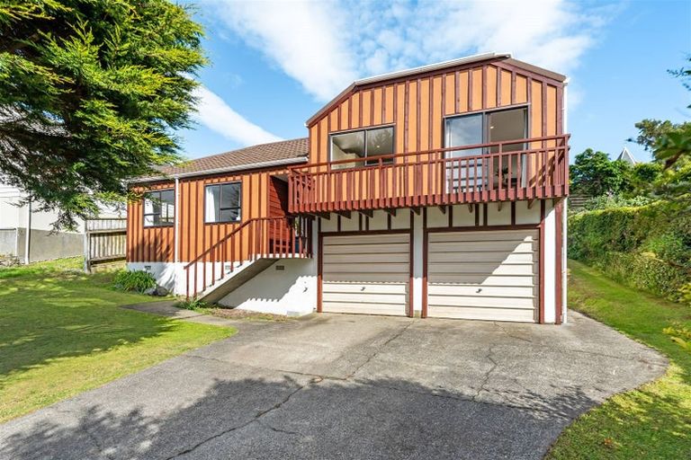 Photo of property in 9 Tregony Place, Camborne, Porirua, 5026