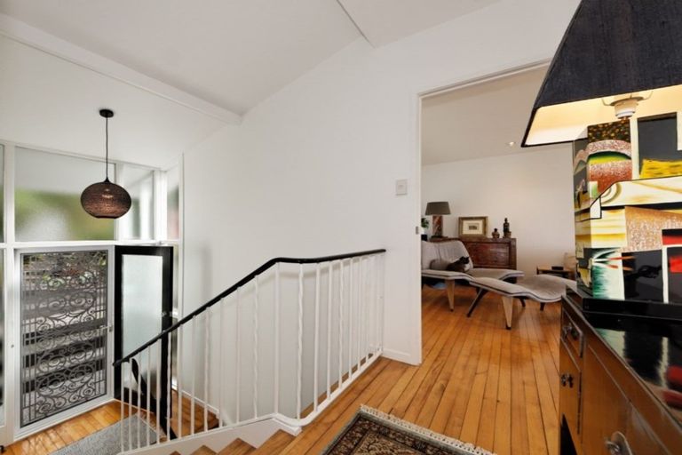 Photo of property in 28 Opou Road, Titirangi, Auckland, 0604