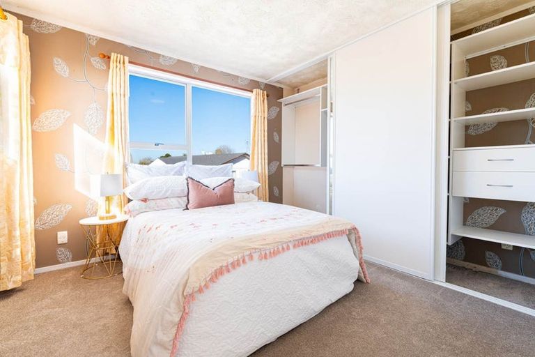 Photo of property in 8 Lisa Rise, Half Moon Bay, Auckland, 2012