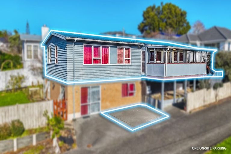 Photo of property in 39 Sunnyside Road, Sunnyvale, Auckland, 0612
