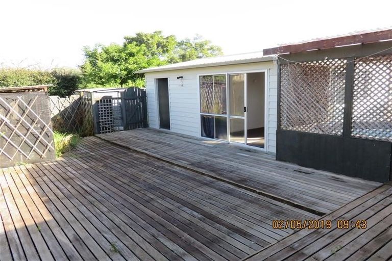 Photo of property in 20 Kauri Glen Road, Northcote, Auckland, 0627