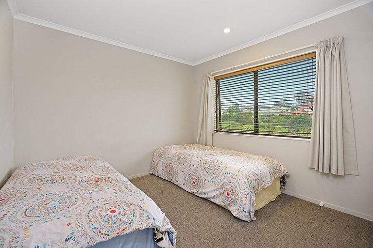 Photo of property in 19 Titch Place, Glen Eden, Auckland, 0602