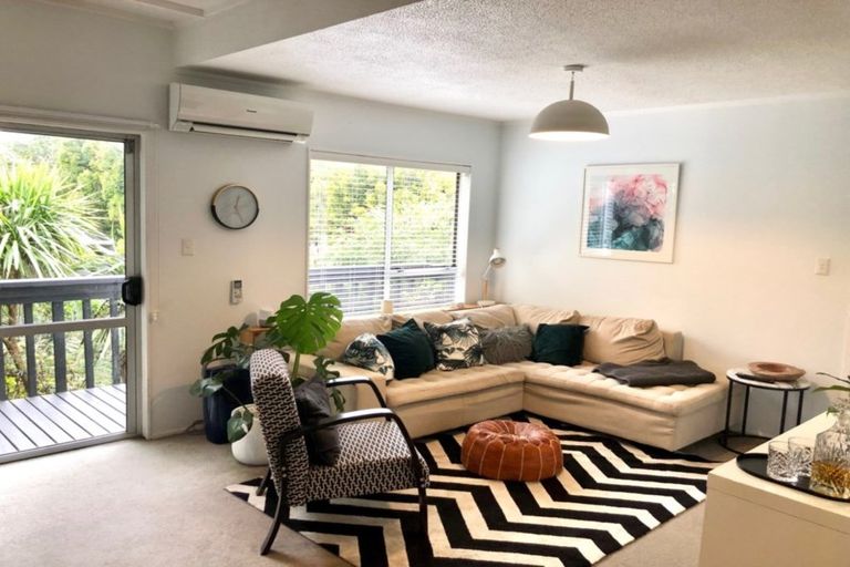 Photo of property in 1/21 Mahara Avenue, Birkenhead, Auckland, 0626