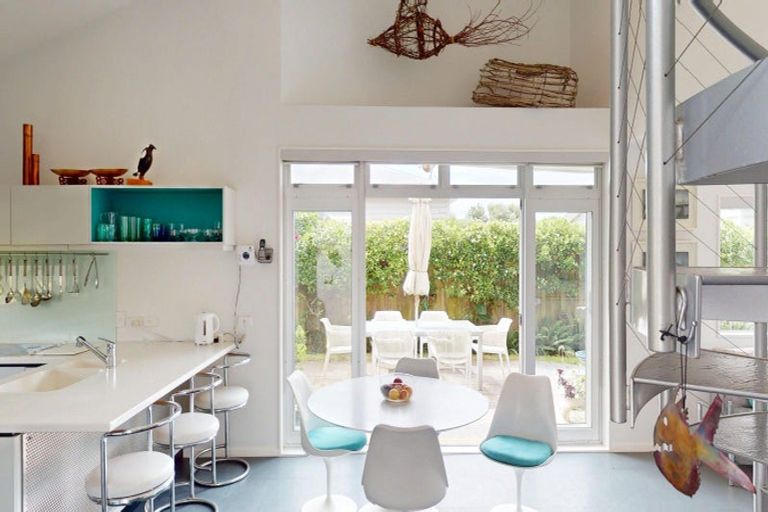 Photo of property in 30 Kent Avenue, Waitarere Beach, Levin, 5510