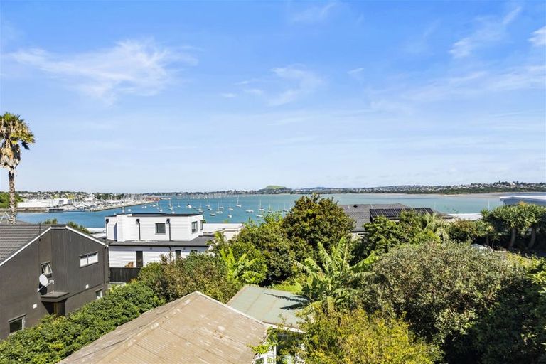 Photo of property in 133 Bucklands Beach Road, Bucklands Beach, Auckland, 2012