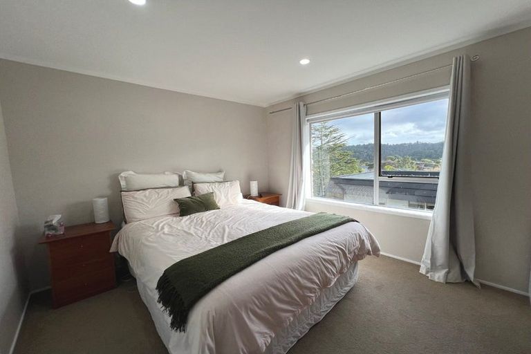 Photo of property in 1/18 Simon Ellice Drive, Bayview, Auckland, 0629