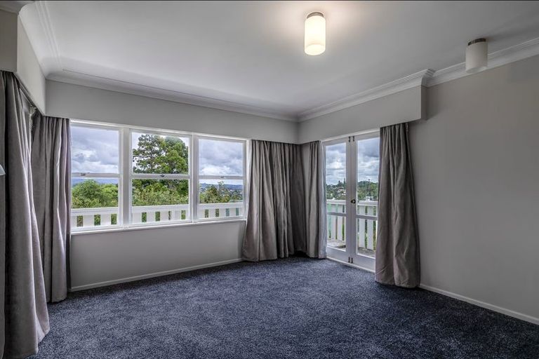 Photo of property in 265 Titirangi Road, Titirangi, Auckland, 0604