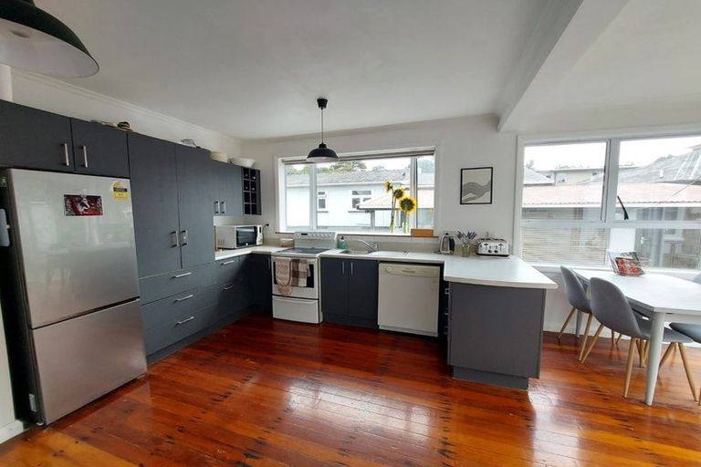 Photo of property in 9 Lorna Street, Lynmouth, New Plymouth, 4310