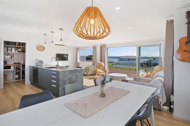 Photo of property in 172 Torkar Road, Clarks Beach, 2122