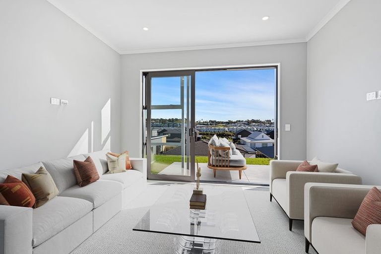 Photo of property in 26 Symes Drive, Red Beach, 0932