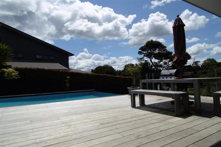 Photo of property in 49 Aberley Road, Schnapper Rock, Auckland, 0632