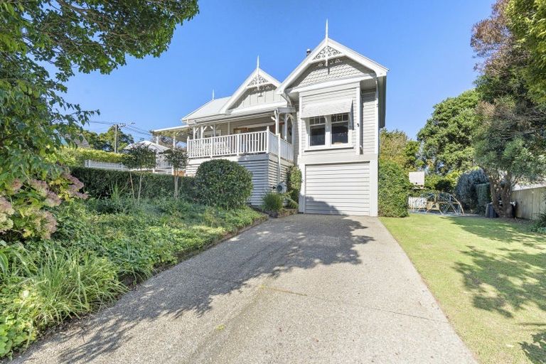 Photo of property in 62 Gilbert Street, New Plymouth, 4310