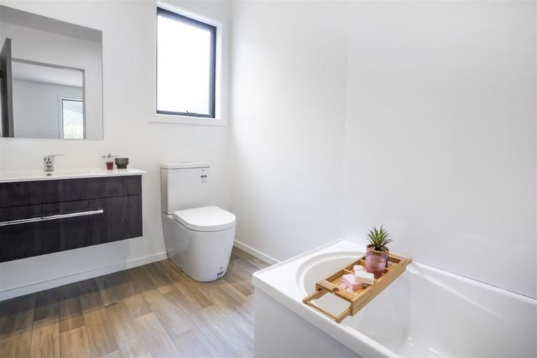 Photo of property in 2/18 Ranui Road, Stoke, Nelson, 7011