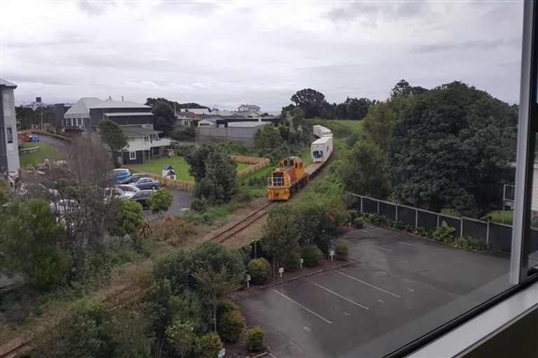 Photo of property in The Strand, 4/16 Ronald Street, Strandon, New Plymouth, 4312