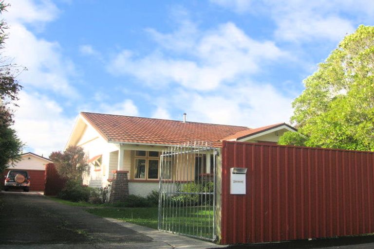 Photo of property in 23 Shamrock Street, Takaro, Palmerston North, 4412