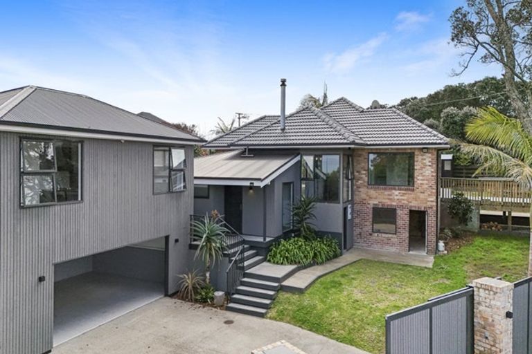 Photo of property in 35 Rock Isle Road, Torbay, Auckland, 0630