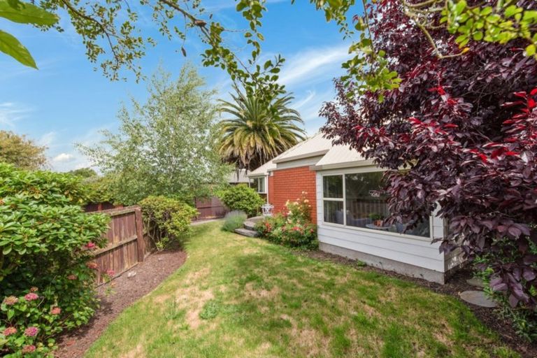 Photo of property in 1/8 Gatonby Place, Avonhead, Christchurch, 8042