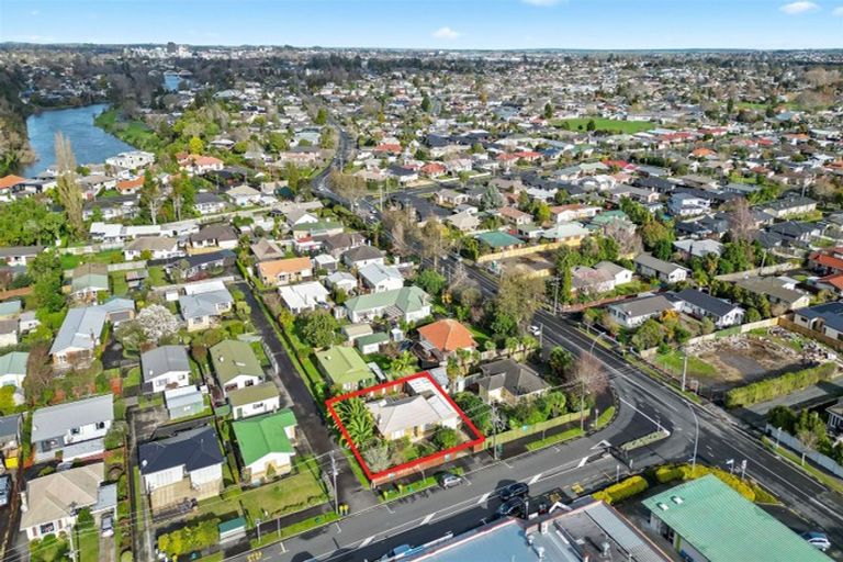 Photo of property in 2 Braid Road, St Andrews, Hamilton, 3200