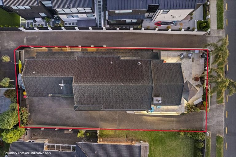 Photo of property in 14 The Parade, Bucklands Beach, Auckland, 2012