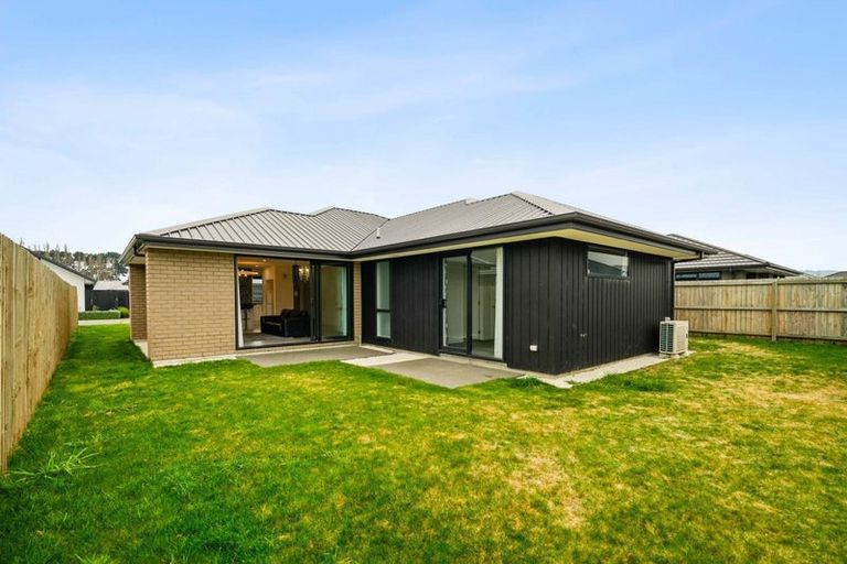Photo of property in 6 Olearia Lane, Halswell, Christchurch, 8025