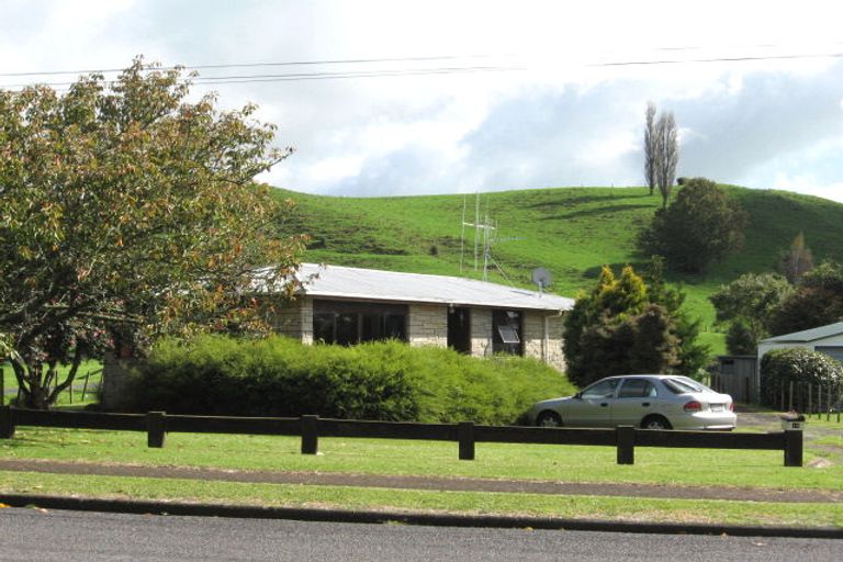 Photo of property in 16 Church Street, Tirau, 3410