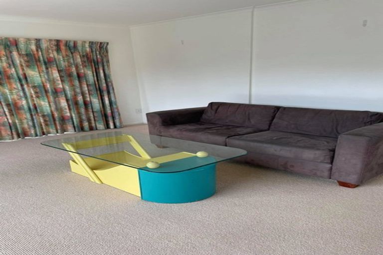 Photo of property in 51 James Evans Drive, Northcote, Auckland, 0627