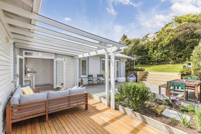 Photo of property in 11 Firth Terrace, Karori, Wellington, 6012