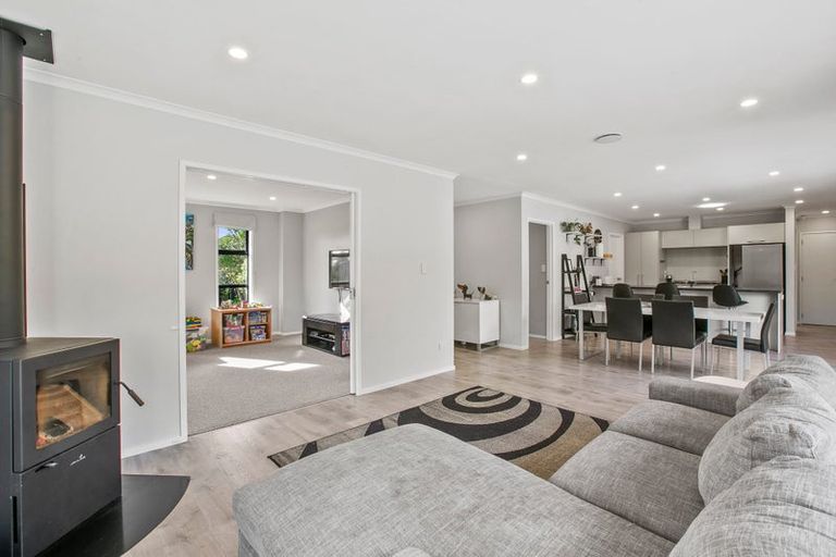 Photo of property in 1185f South Road, Oakura, 4314