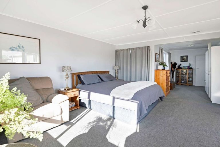 Photo of property in 22 Egmont Street, Castlecliff, Whanganui, 4501