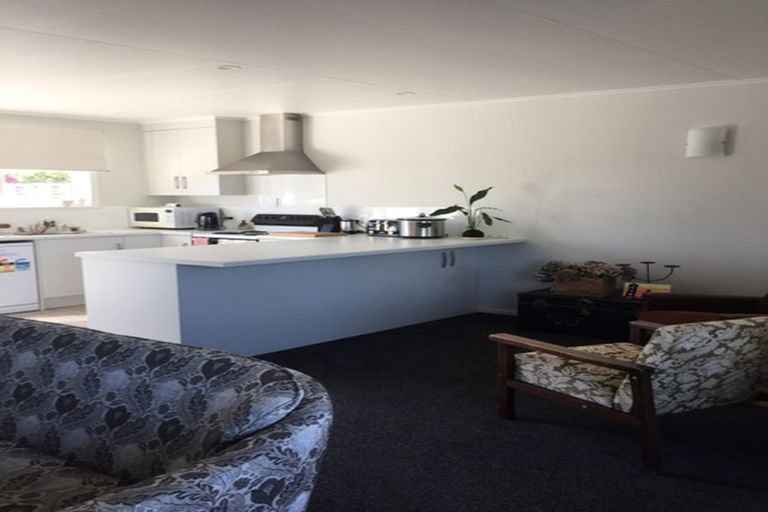 Photo of property in 2a Ruamahanga Crescent, Terrace End, Palmerston North, 4410