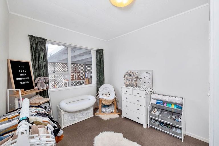 Photo of property in 2 Silverstone Place, Henderson, Auckland, 0612