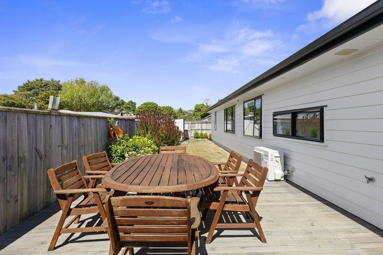 Photo of property in 11 Poulson Grove, Trentham, Upper Hutt, 5018