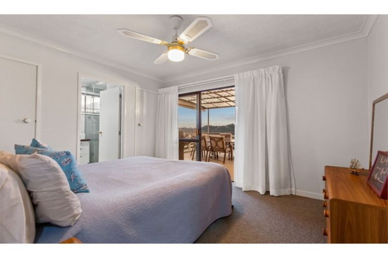 Photo of property in 70 Pemberton Avenue, Bayview, Auckland, 0629