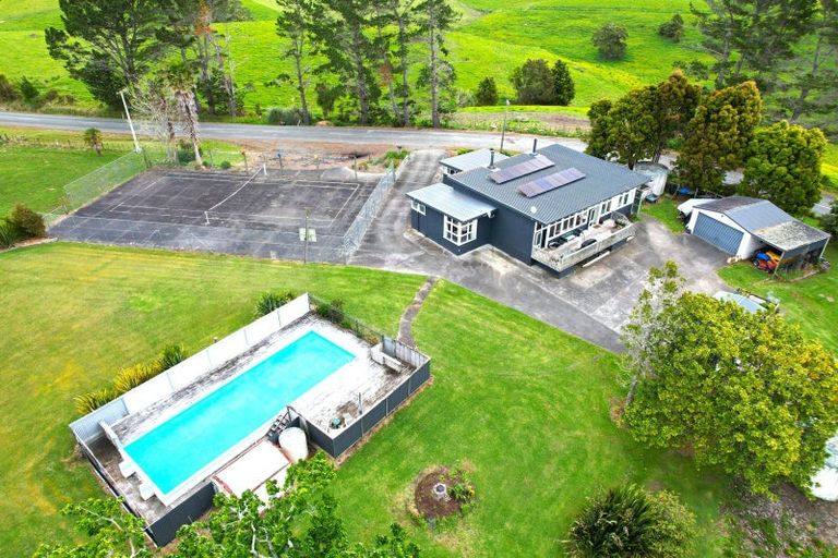 Photo of property in Ex Ararua Primary School, 1823 Ararua Road, Ararua, Matakohe, 0594