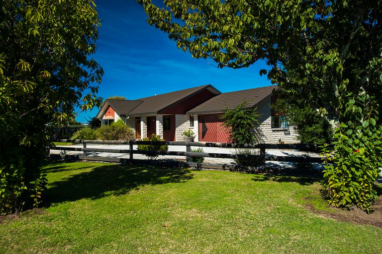 Photo of property in 24 Cameron Road, Makauri, Gisborne, 4071