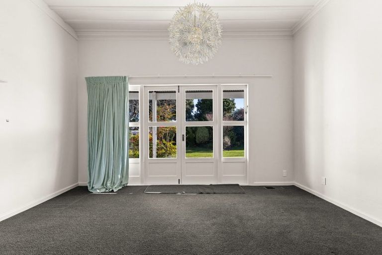 Photo of property in 27 Neeve Road, Taradale, Napier, 4112