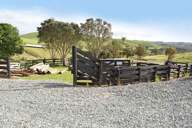 Photo of property in 598a Oneriri Road, Kaiwaka, 0573